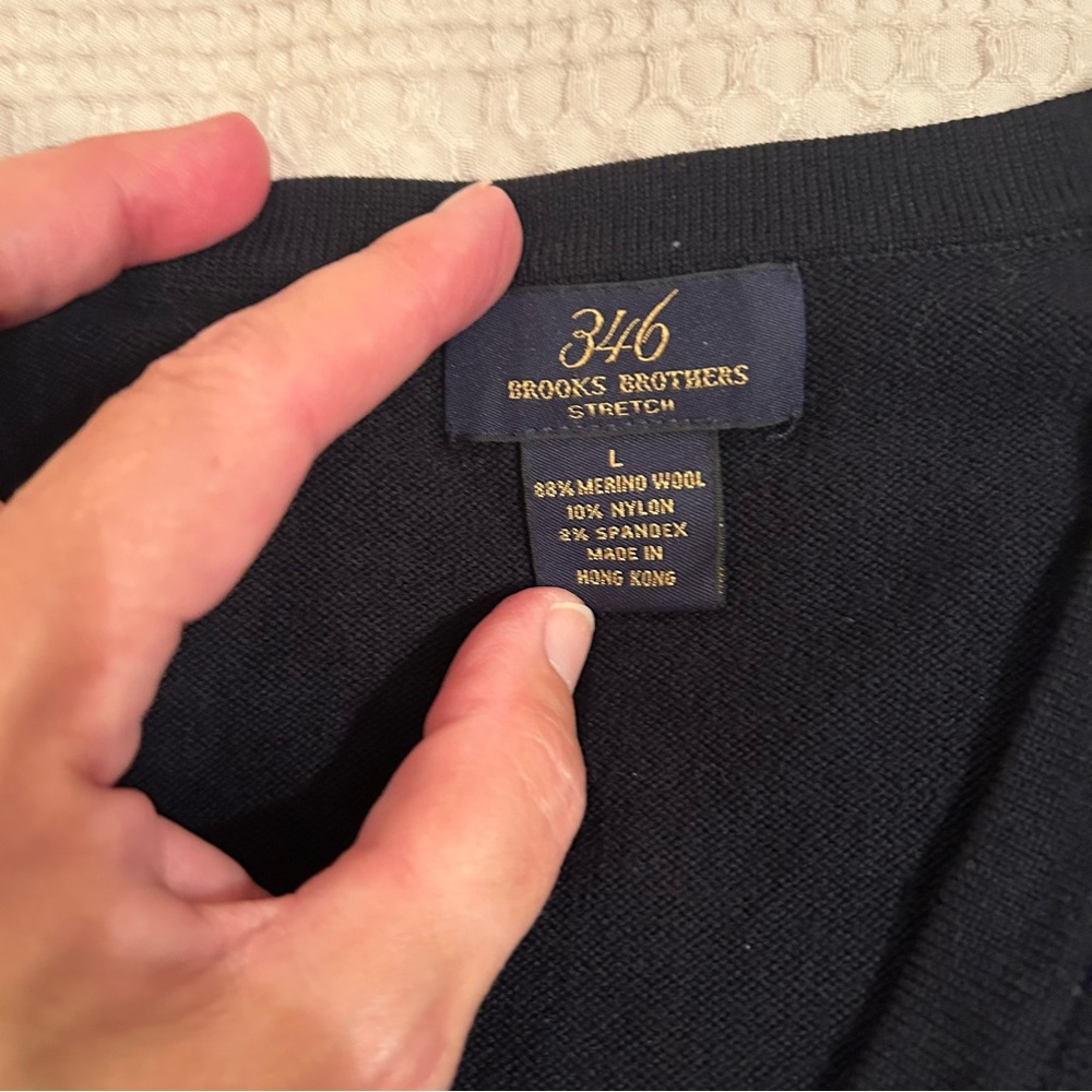 Brooks Brothers Dark Navy Blue V-Neck Sweater 83% Merino Wool Sz L FLAW - Picture 4 of 6